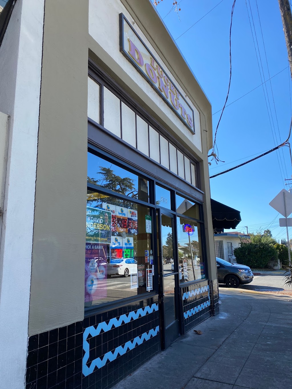 Lucky Donuts | 565 Dutton Ave, San Leandro, CA 94577 | Phone: (510) 638-3445