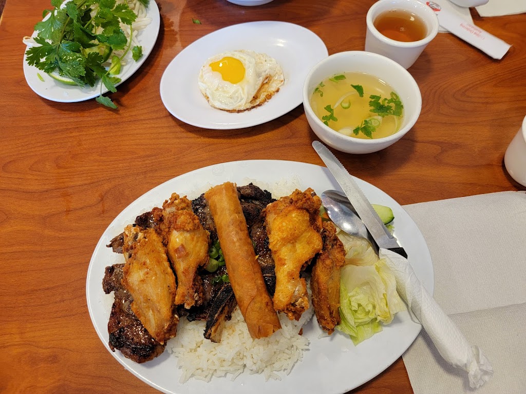 Pho Huynh Hiep #4- Kevin’s Noodle’s House | 188 Skyline Plaza, Daly City, CA 94015 | Phone: (415) 769-5788