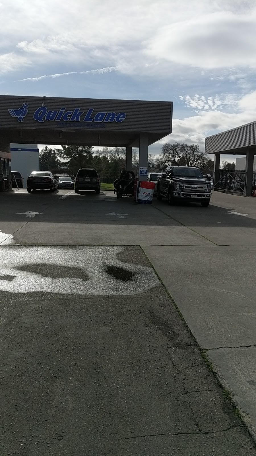Quick Lane at Livermore Ford | 2232 Kitty Hawk Rd, Livermore, CA 94551 | Phone: (925) 294-7700