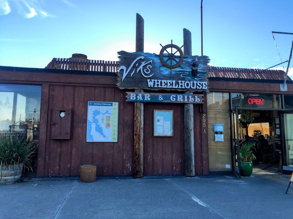 Viks Wheelhouse Bar & Grill | 295 Mare Island Way a, Vallejo, CA 94590 | Phone: (707) 648-1966