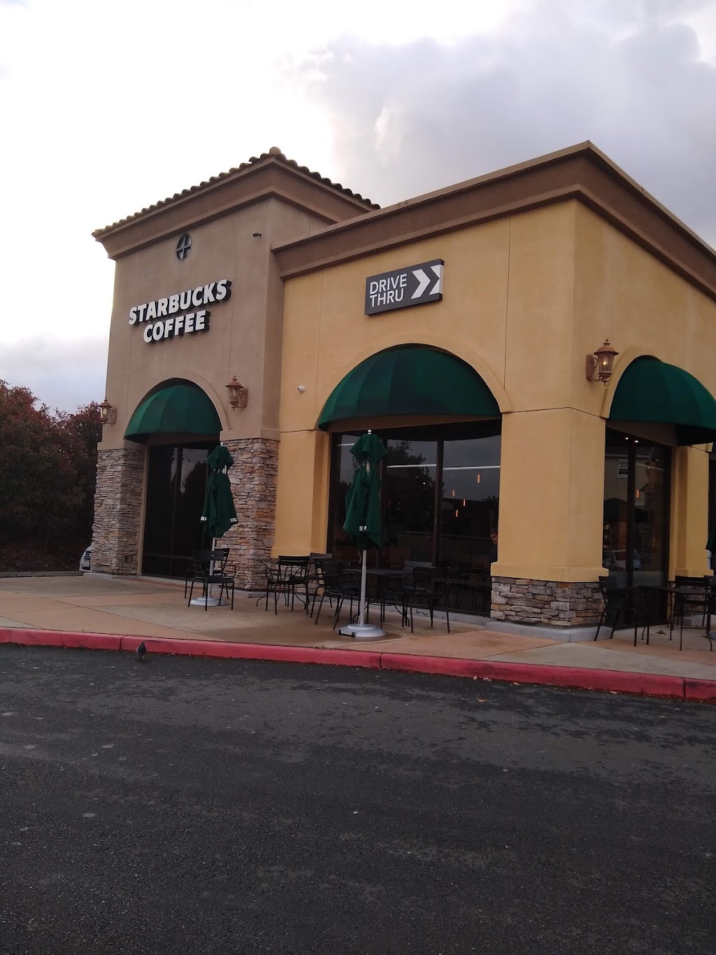 Starbucks | 15521 San Pablo Avenue, Vista del Mar Center, Richmond, CA 94806 | Phone: (510) 222-6095
