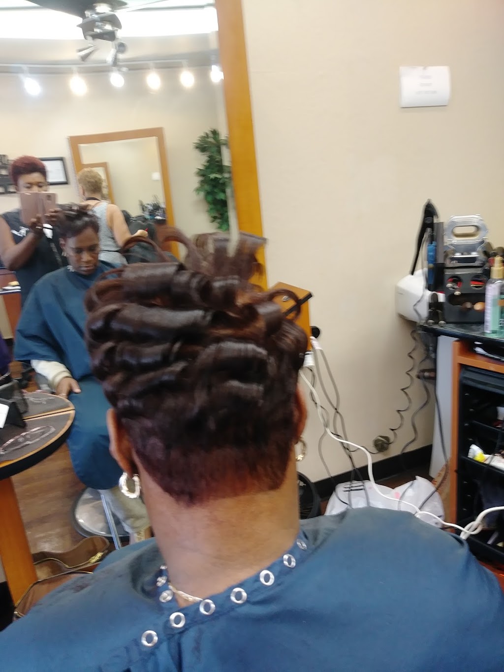 Cuts N Stuff Hair Designs | 4352 Broadway, Oakland, CA 94611 | Phone: (510) 928-7703