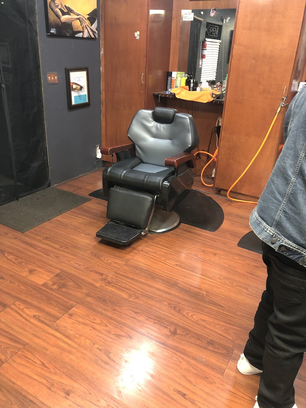 Dilema barber shop | 3984 Railroad Ave, Pittsburg, CA 94565 | Phone: (925) 698-7569