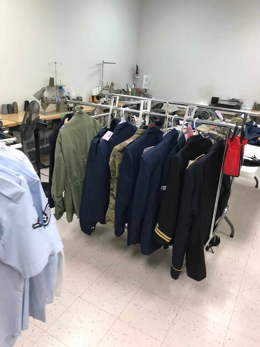 stripes alterations and dry cleaning | 461 Skymaster Dr, Fairfield, CA 94535 | Phone: (707) 673-2220
