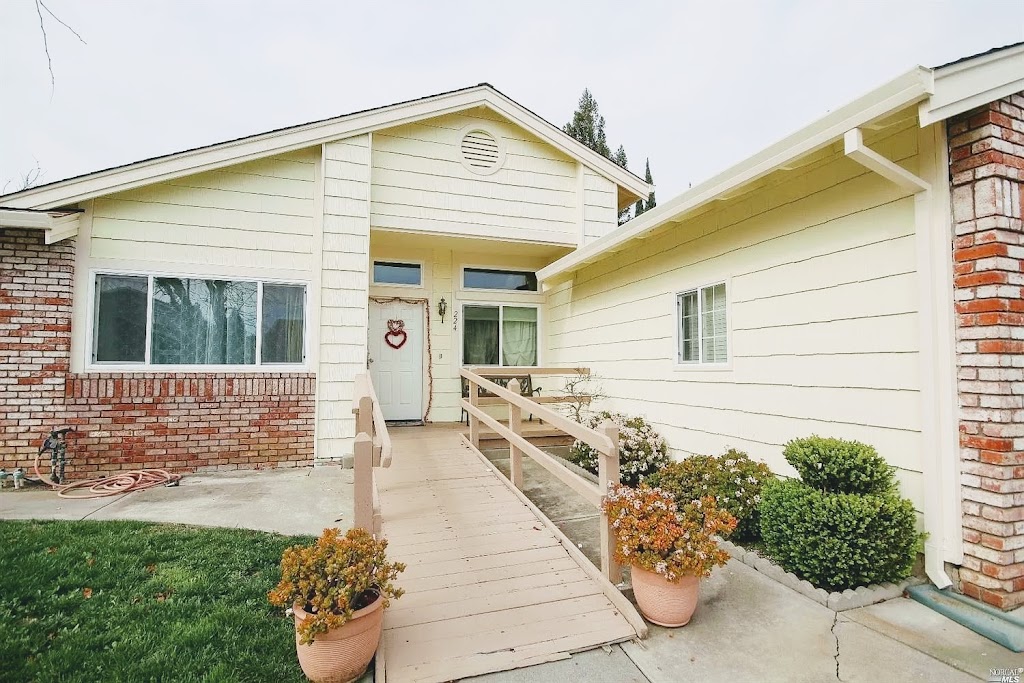 A Loving Living Home Care | 224 Loch Lomond Dr, Vacaville, CA 95687 | Phone: (707) 515-8057