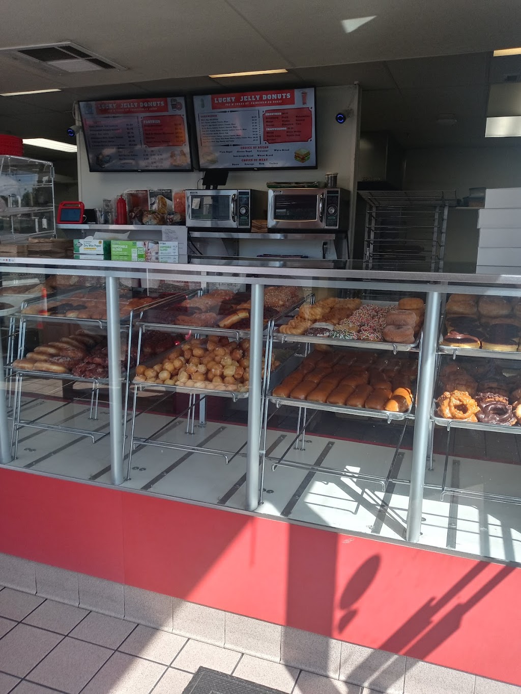 Lucky Jelly Donuts | 760 N Texas St, Fairfield, CA 94533 | Phone: (707) 425-6798