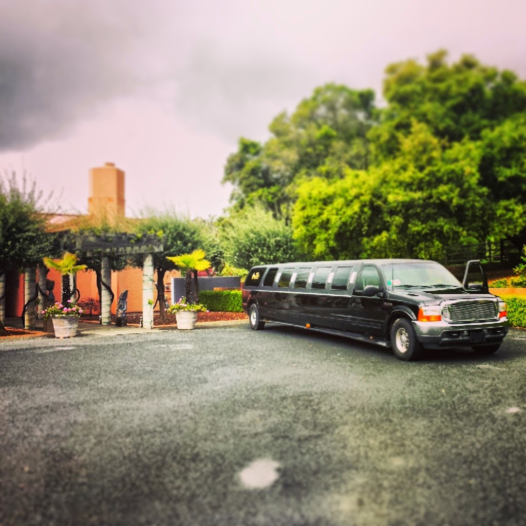 VACAVILLE LIMOUSINES | 3417 Moss Valley Dr, Fairfield, CA 94534 | Phone: (707) 348-4900