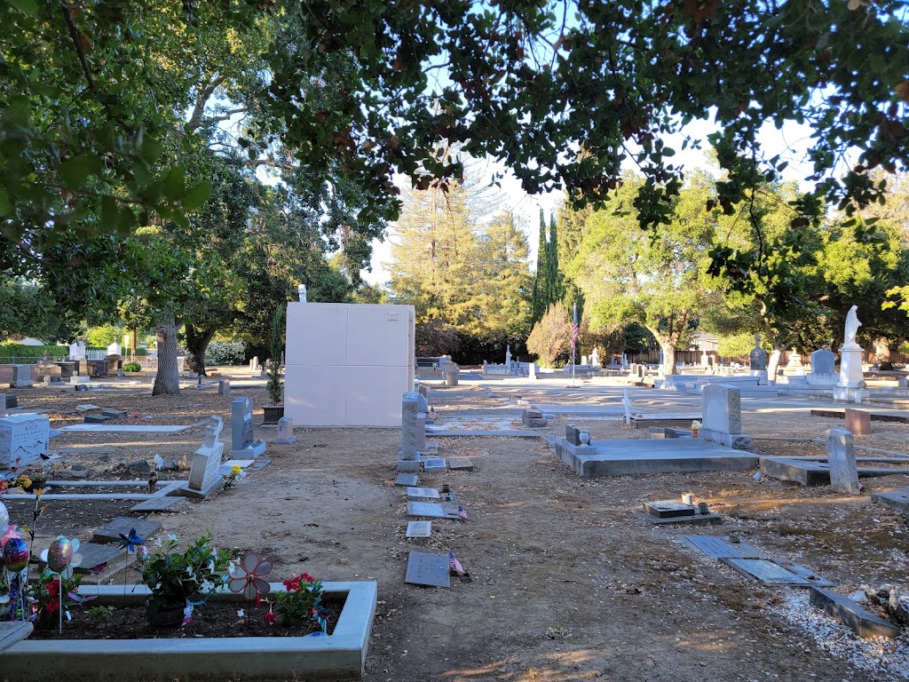 Holy Cross Cemetery | 1880 Santa Cruz Ave, Menlo Park, CA 94025 | Phone: (650) 323-6375