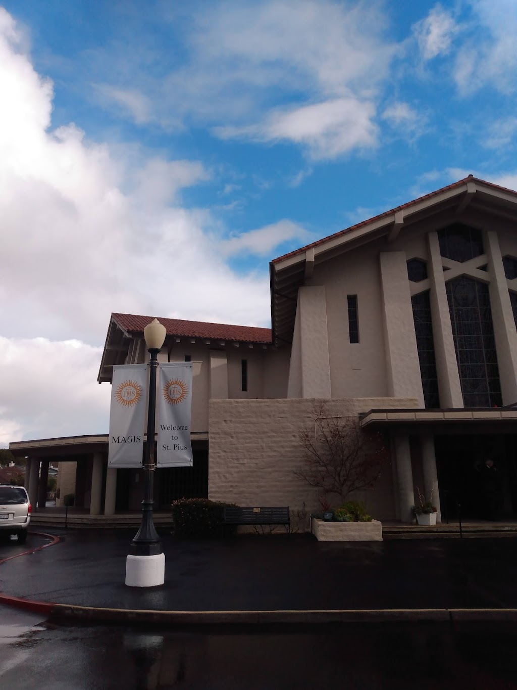 St. Pius Catholic Church | 1100 Woodside Rd, Redwood City, CA 94061 | Phone: (650) 361-1411