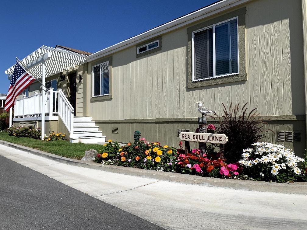 Accent Homes Inc. in Canada Cove Mobile Home Park | 6 Canada Cove Ave, Half Moon Bay, CA 94019 | Phone: (650) 726-5503