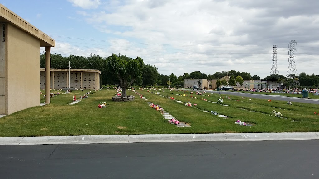 Holy Cross Cemetery & Funeral Center FD1958 | 2200 E 18th St, Antioch, CA 94509 | Phone: (925) 757-0658