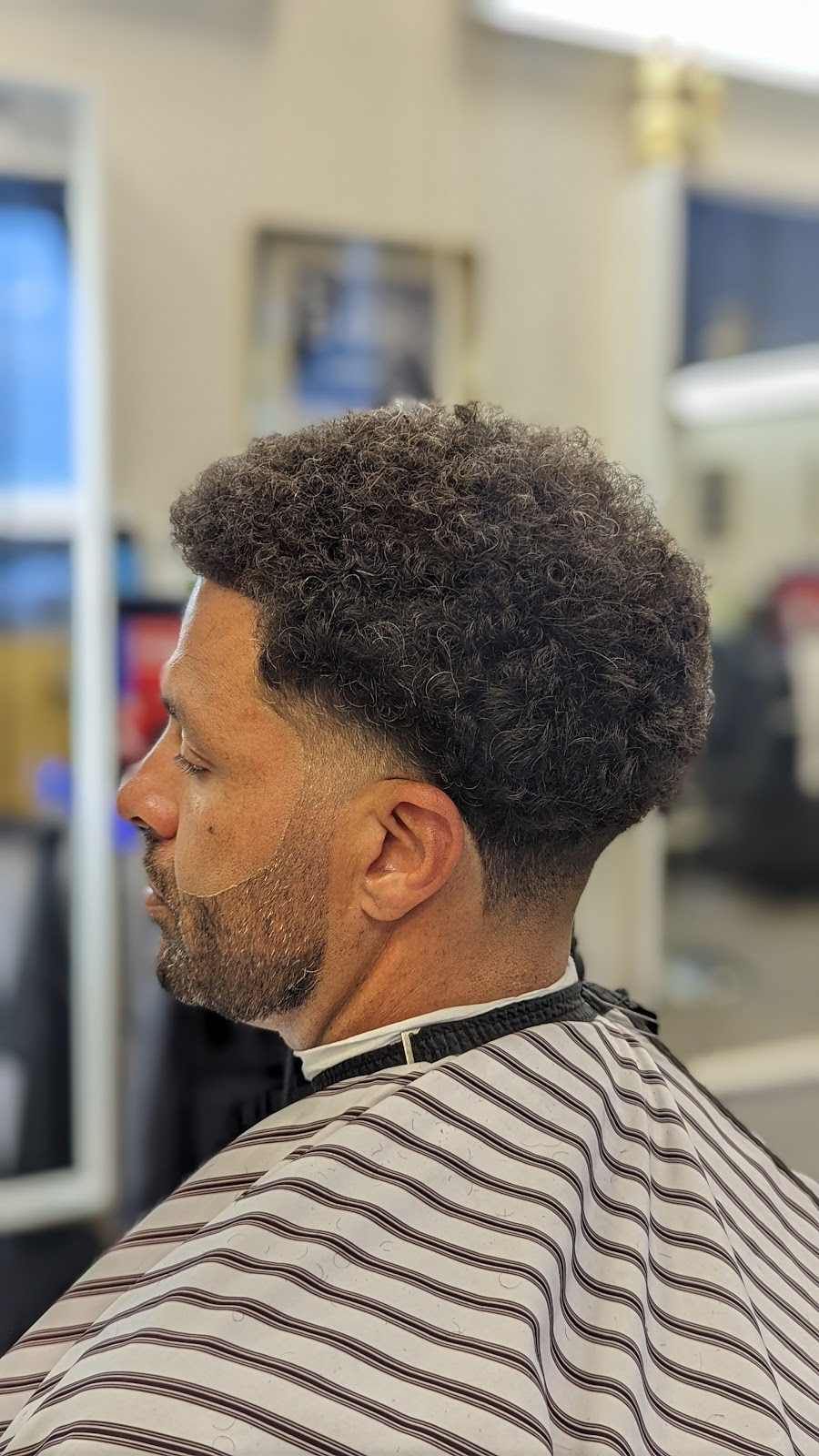 Black & Gold Barber Lounge | 6755 Mission St, Daly City, CA 94014 | Phone: (650) 550-4180