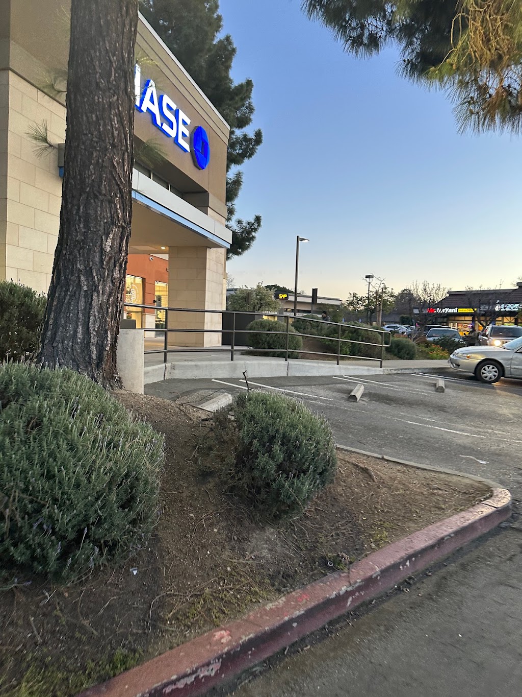 Chase Bank | 598 E El Camino Real, Sunnyvale, CA 94087 | Phone: (408) 522-5060