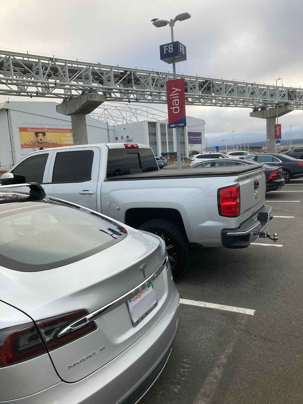 Oakland Airport Daily Parking | 1 Airport Dr, Oakland, CA 94621 | Phone: (510) 563-3200