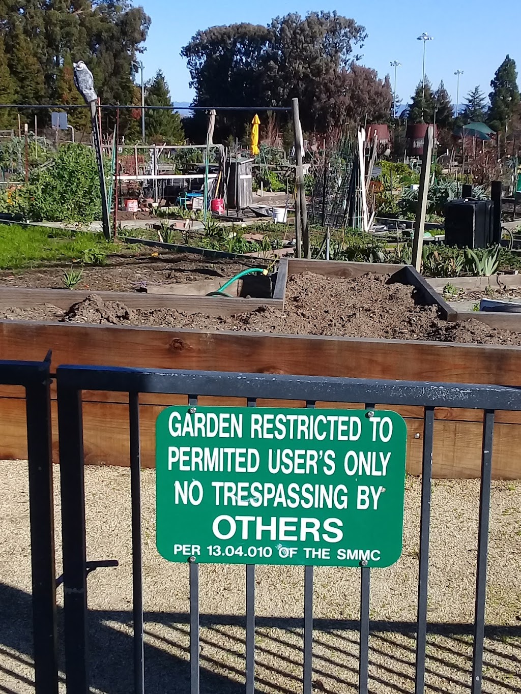 San Mateo Community Garden | 2701 Parkview Way, San Mateo, CA 94403 | Phone: (650) 522-7400