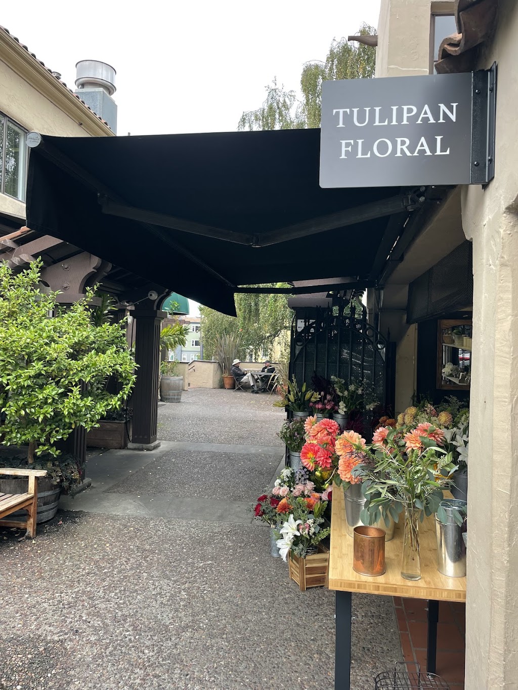 Tulipan Floral | 2918 Domingo Ave, Berkeley, CA 94705 | Phone: (510) 332-3284
