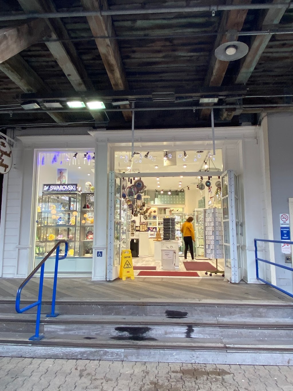 The Crystal Shop | Pier 39, San Francisco, CA 94133 | Phone: (415) 757-0401