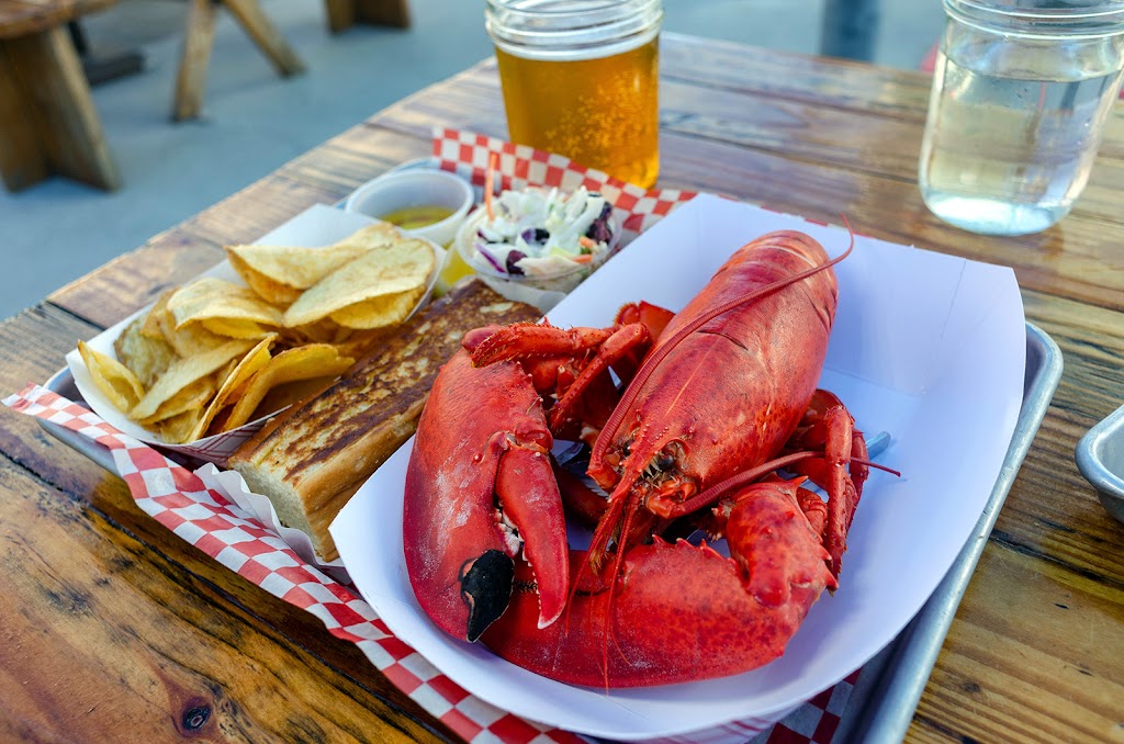 New England Lobster Market & Eatery | 824 Cowan Rd, Burlingame, CA 94010 | Phone: (650) 443-1559