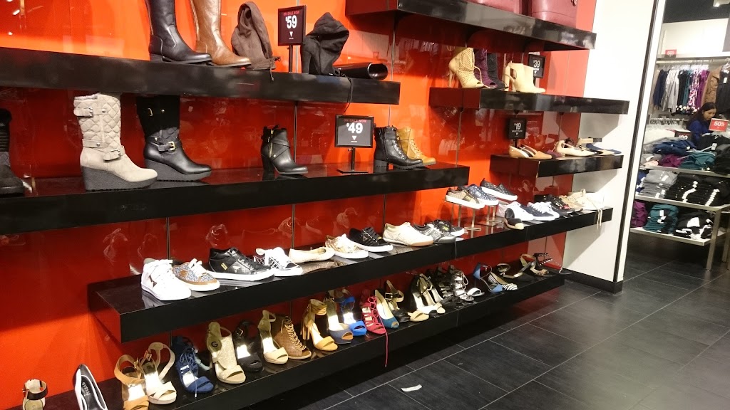 GUESS Factory | 3268 Livermore Outlets Dr Space 635, Livermore, CA 94551 | Phone: (925) 443-4445