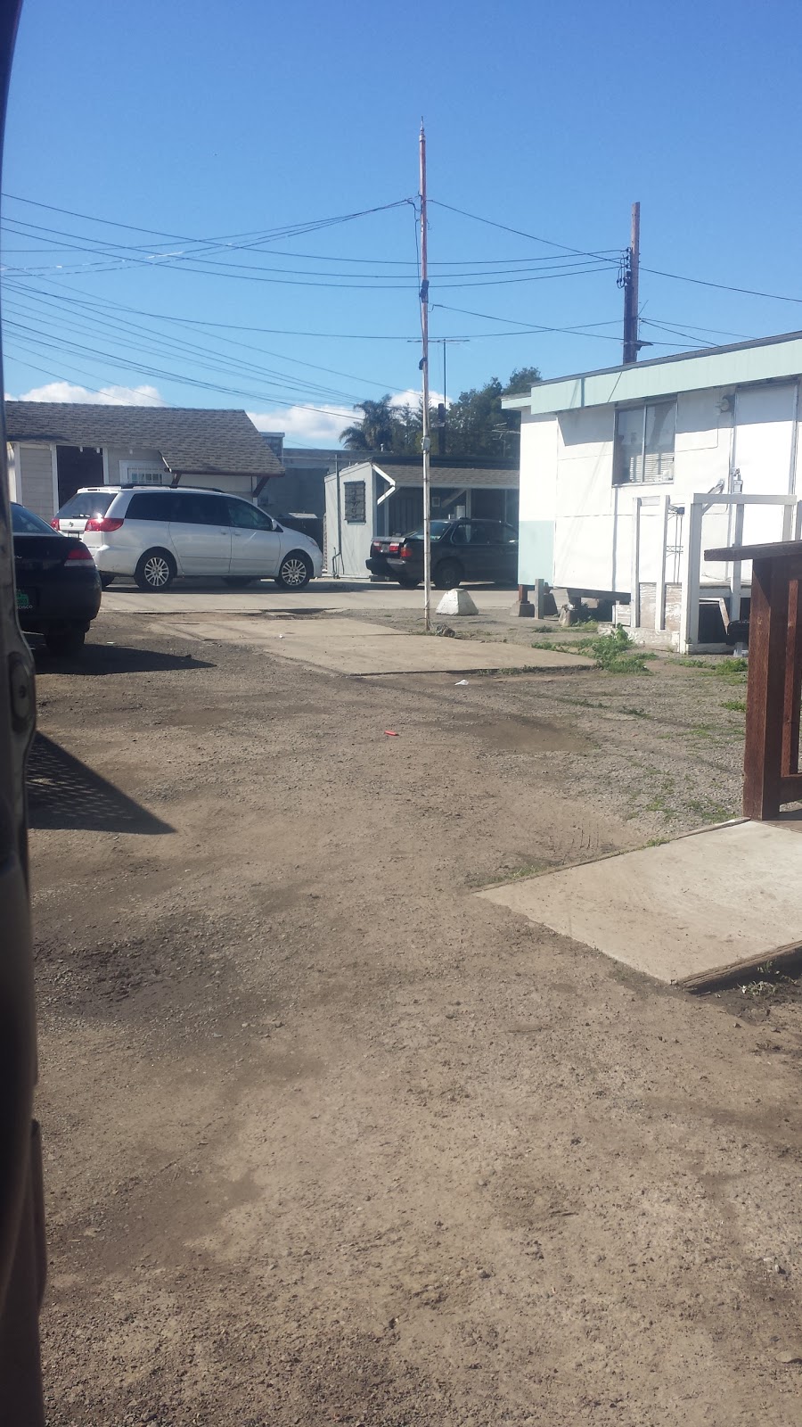 Crawfords Trailer Park | 1525 105th Ave, Oakland, CA 94603 | Phone: (510) 562-7009