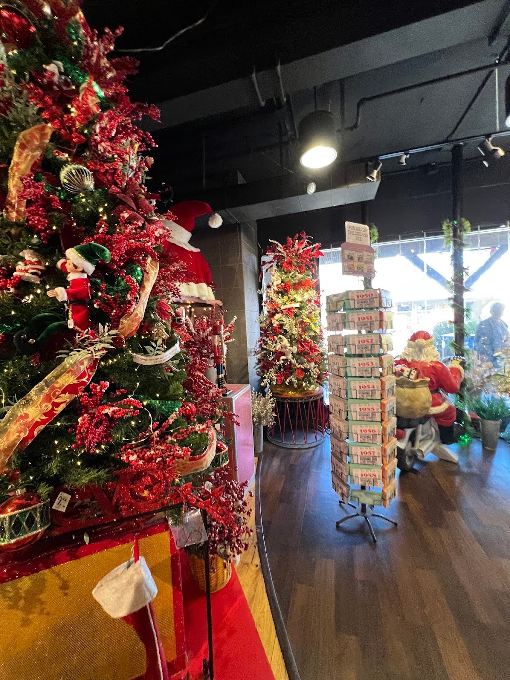 Christmas in San Francisco | K105A Pier 39, Beach St, San Francisco, CA 94133 | Phone: (415) 780-1053