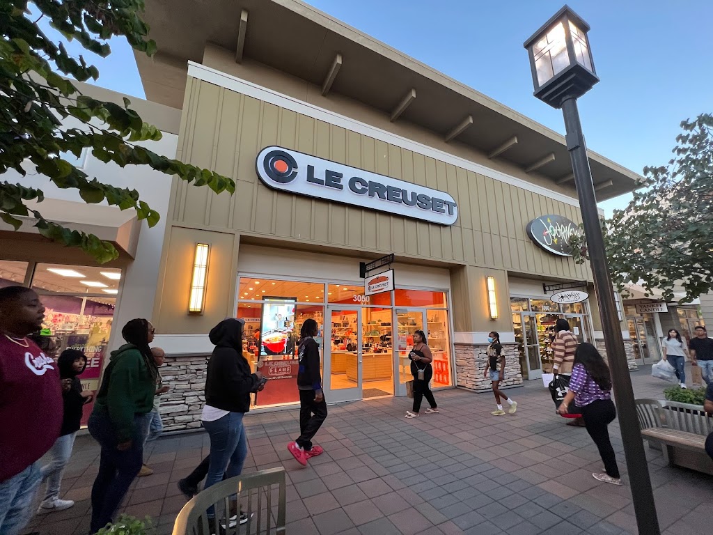 LE CREUSET OUTLET STORE - 63 Photos & 45 Reviews - 3050 Livermore Outlets  Dr, Livermore, California - Tableware - Phone Number - Yelp