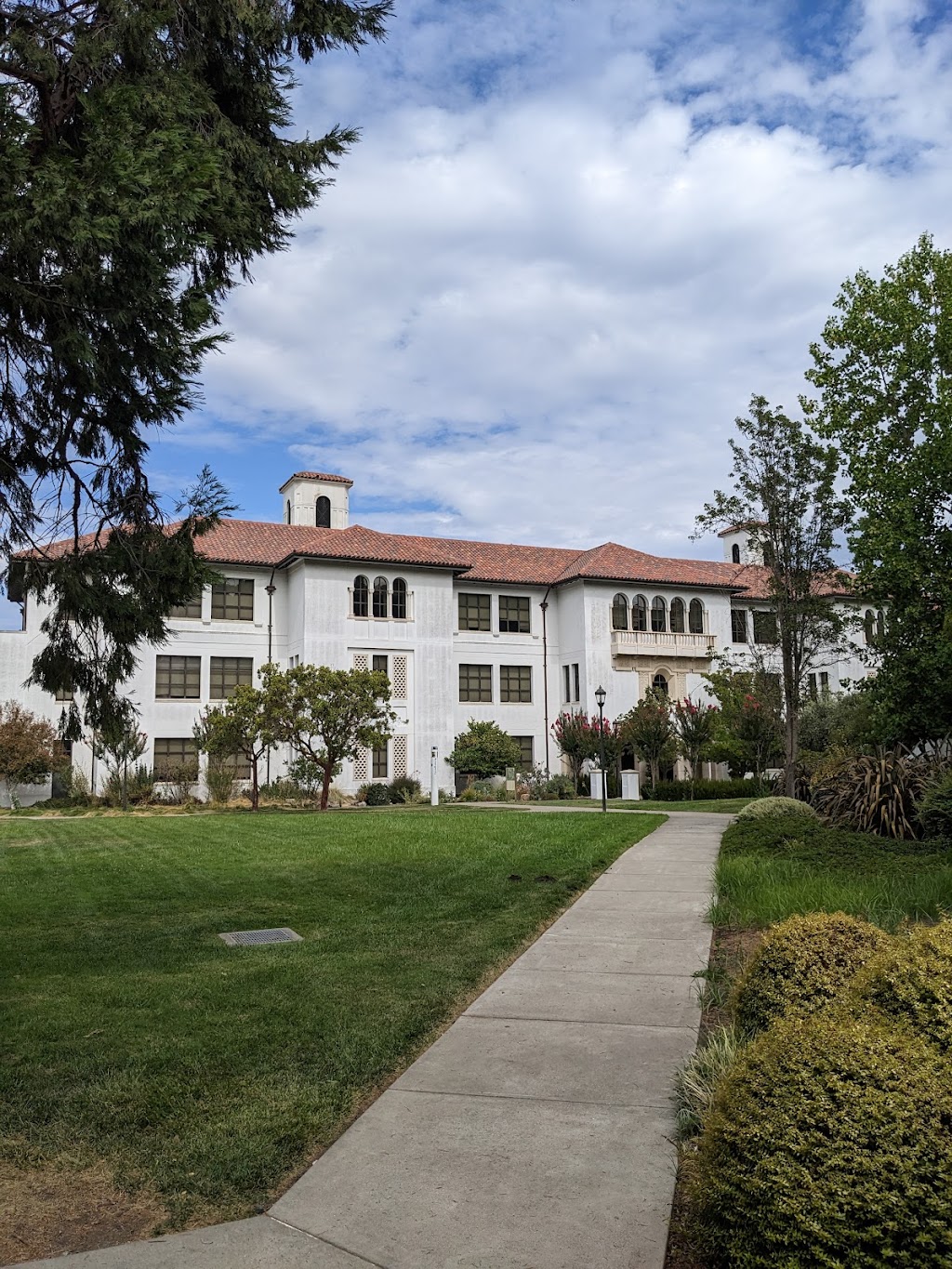 Saint Marys College of California | 1928 St Marys Rd, Moraga, CA 94575 | Phone: (925) 631-4000
