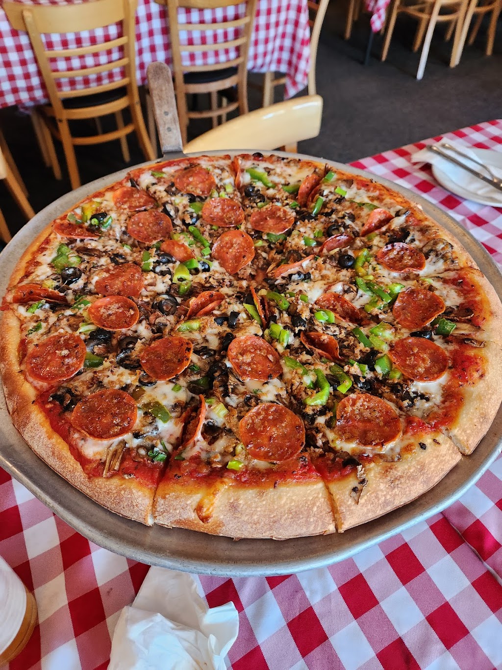 Eagle Pizzeria | 1712 Taraval St, San Francisco, CA 94116 | Phone: (415) 566-3113