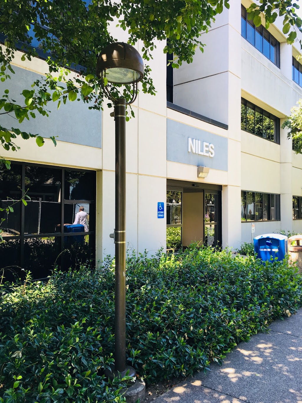 Niles West Building | 39400 Paseo Padre Pkwy, Fremont, CA 94538 | Phone: (510) 248-3338