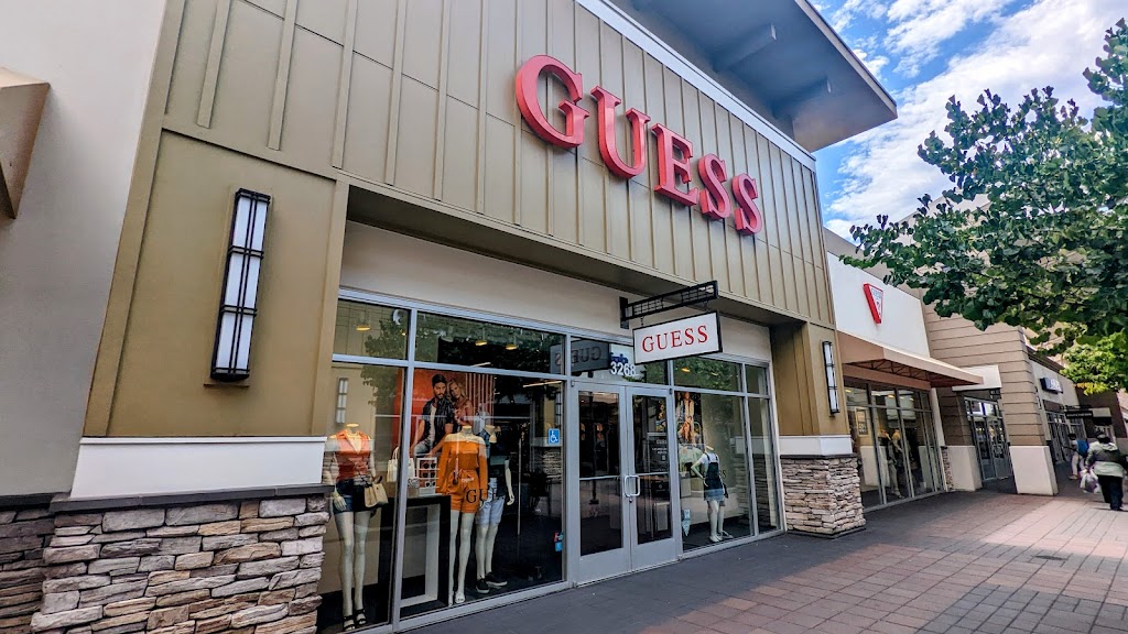 GUESS Factory | 3268 Livermore Outlets Dr Space 635, Livermore, CA 94551 | Phone: (925) 443-4445