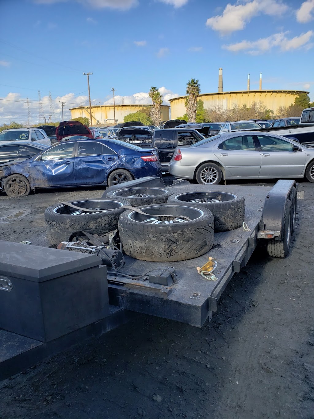 Fernandes Auto Wrecking & Towing Inc | 650 W 10th St, Pittsburg, CA 94565 | Phone: (925) 458-4400