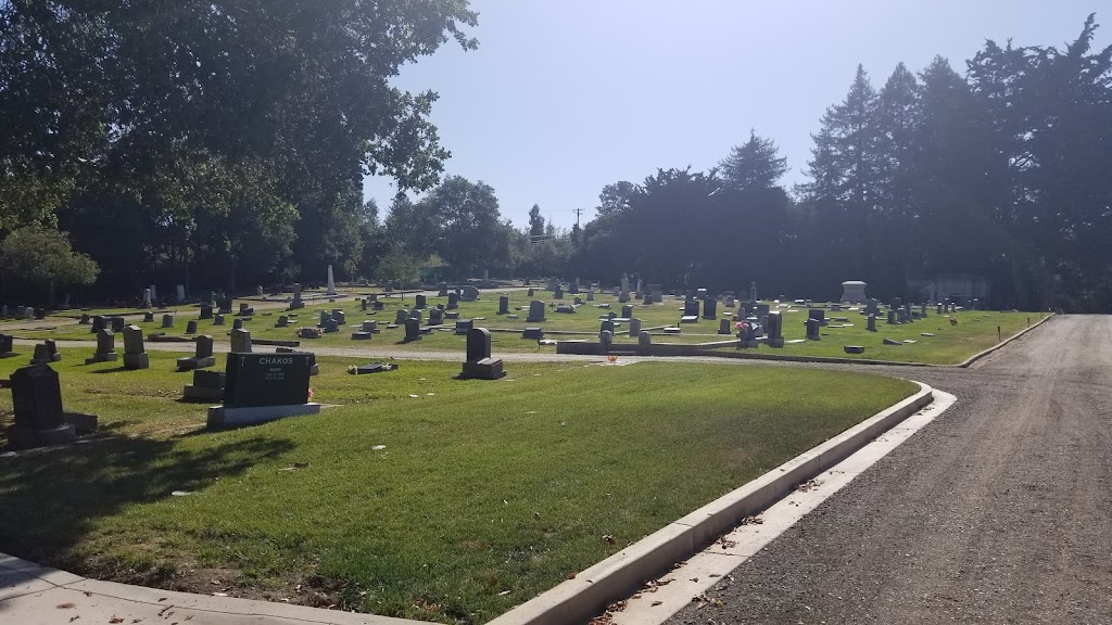 St Johns Cemetery | 910 Oregon Ave, San Mateo, CA 94402 | Phone: (650) 375-0587