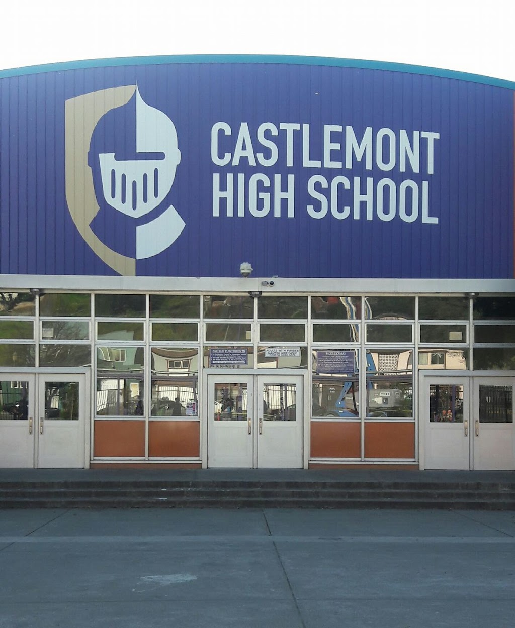 Castlemont High School | 8601 MacArthur Blvd Bldg. 300, Oakland, CA 94605 | Phone: (510) 639-1466