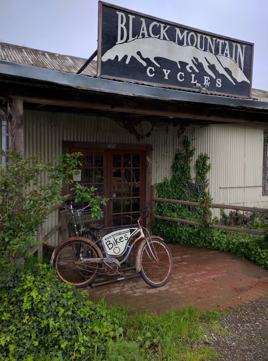 Black Mountain Cycles | 11101 CA-1, Point Reyes Station, CA 94956 | Phone: (415) 663-8125
