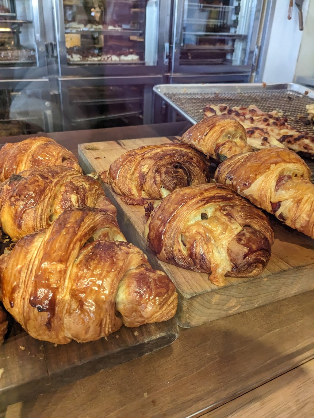 Tartine Bakery | 600 Guerrero St, San Francisco, CA 94110 | Phone: (415) 487-2600