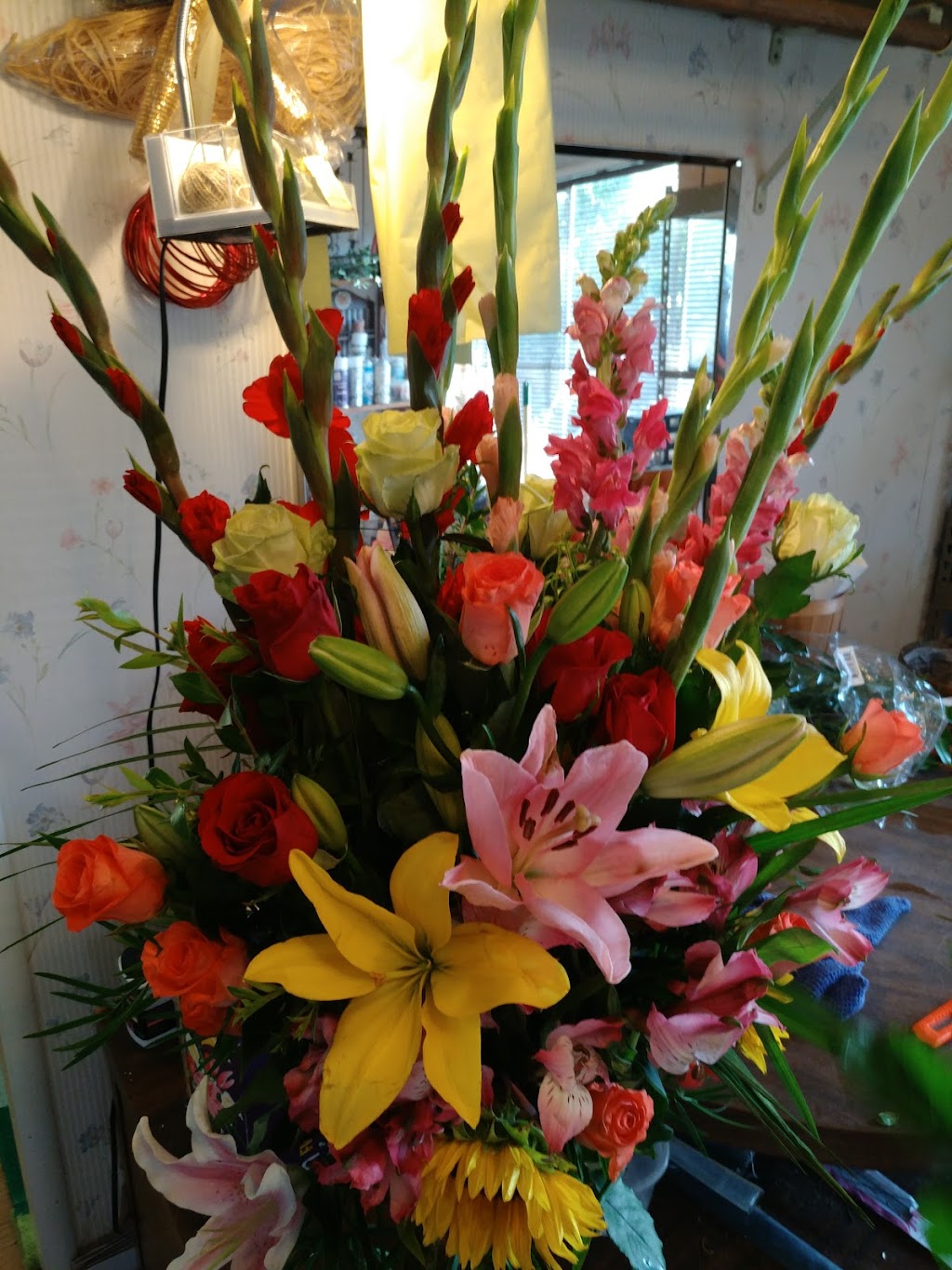 Green Thumb Flowers | 624 1st Ave, Crockett, CA 94525 | Phone: (510) 222-8600