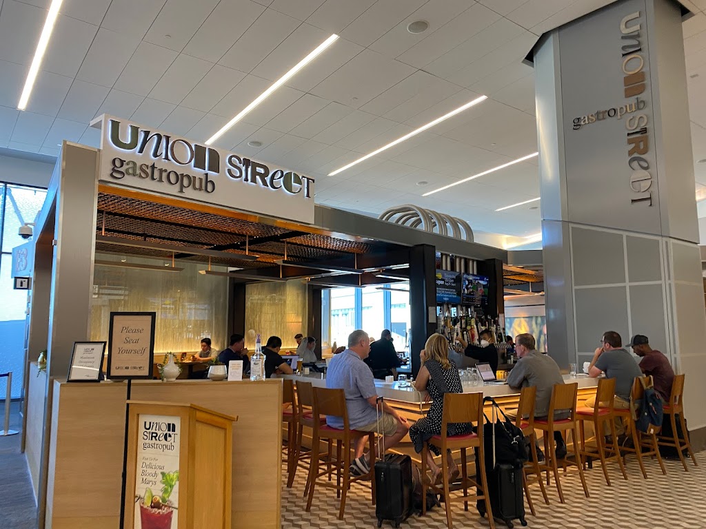 Union Street Gastropub | Terminal 3, San Francisco International Airport, San Francisco, CA 94128 | Phone: (650) 821-8465