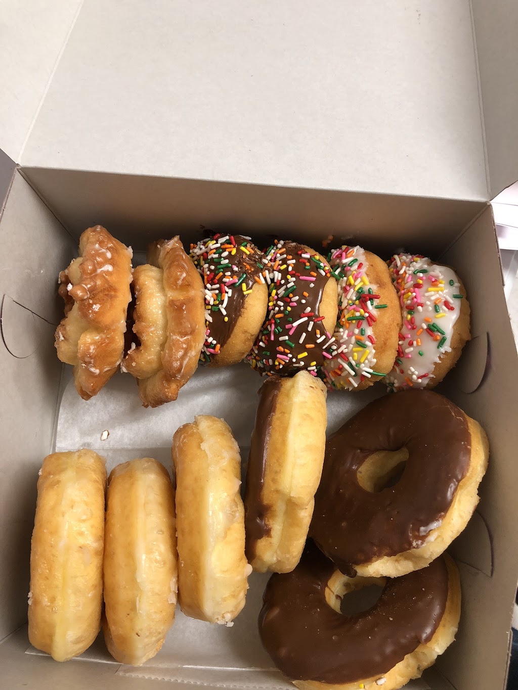 Giant Donuts | Cypress Shopping Center, 2059 Main St, Oakley, CA 94561 | Phone: (925) 625-2324
