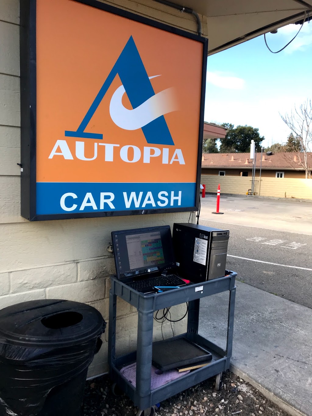 Autopia Car Wash - Martinez | 3950 Alhambra Ave, Martinez, CA 94553 | Phone: (925) 228-7145