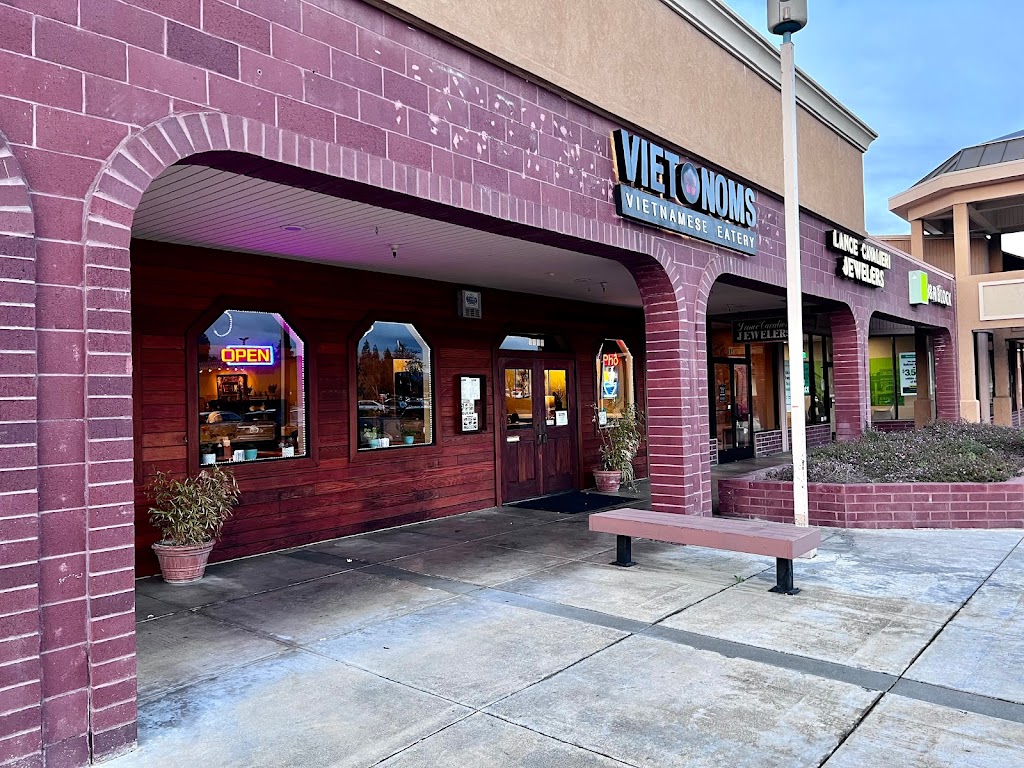 Viet Noms - Vietnamese Restaurant | 1100 E Stanley Blvd, Livermore, CA 94550 | Phone: (925) 292-5539