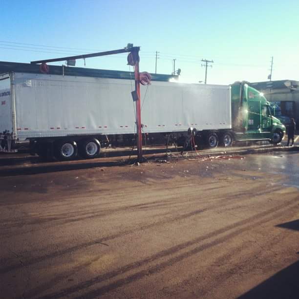 A Eastbay Truck Wash | 8255 San Leandro St, Oakland, CA 94621 | Phone: (510) 569-1624