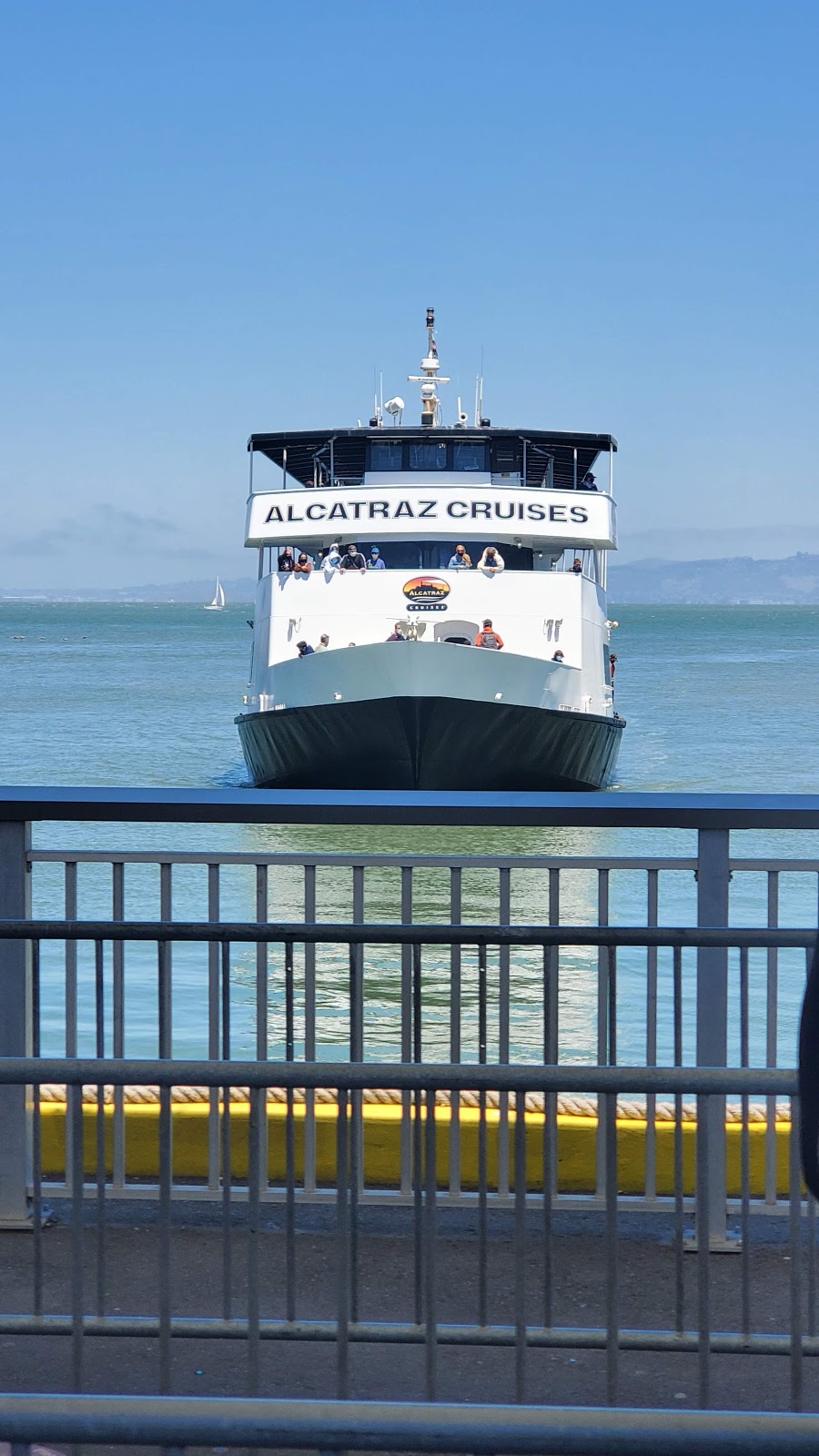 Alcatraz Landing Cafe | Pier 33, San Francisco, CA 94133 | Phone: (415) 981-7625